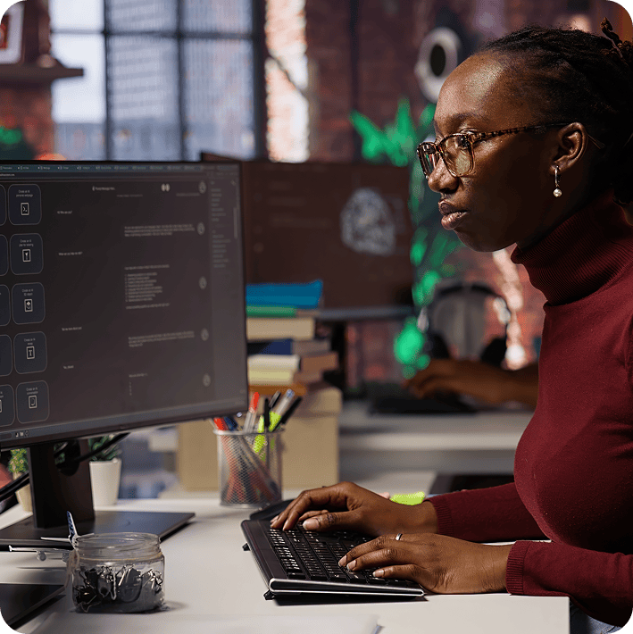 startup-worker-using-ai-llm-chatbot-get-help-with-coding-tasks